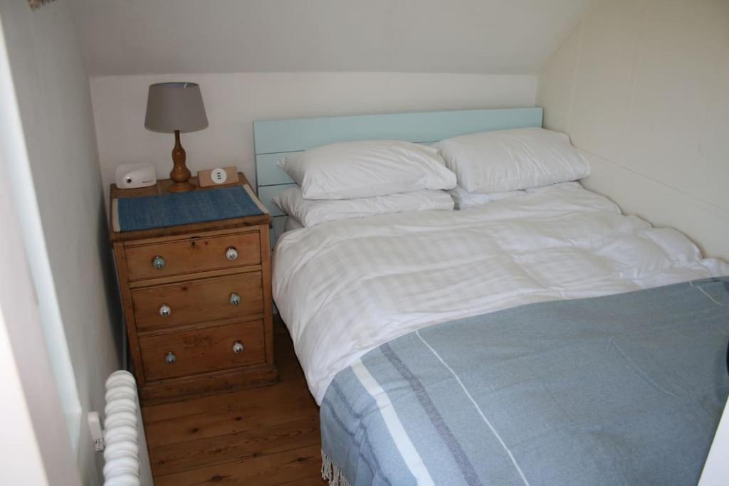 Greystone Cottage - Sea Views, Short Stroll To A Beautiful Sandy Beach Brook  외부 사진