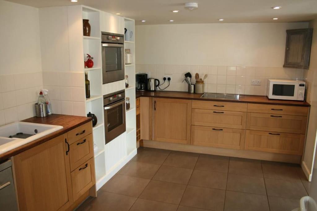 Greystone Cottage - Sea Views, Short Stroll To A Beautiful Sandy Beach Brook  외부 사진