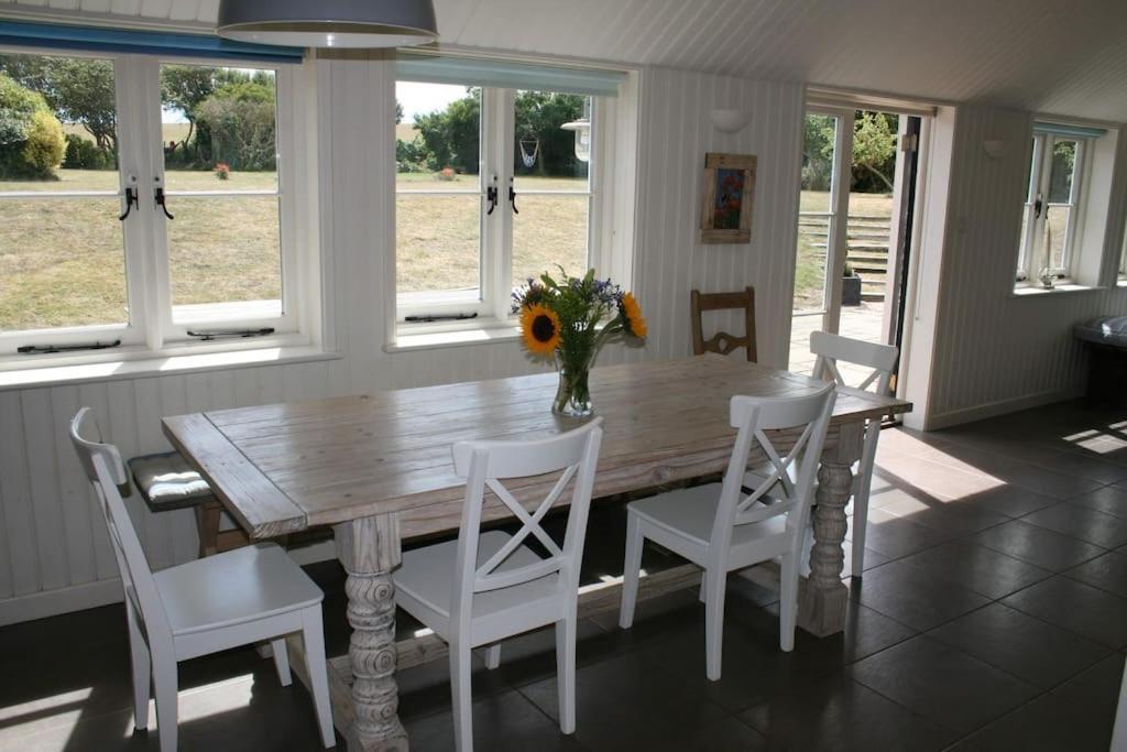 Greystone Cottage - Sea Views, Short Stroll To A Beautiful Sandy Beach Brook  외부 사진